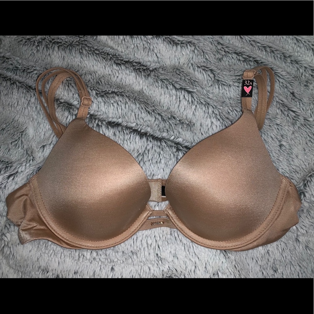 Victoria’s Secret Very Sexy Push-up Bra (nude)